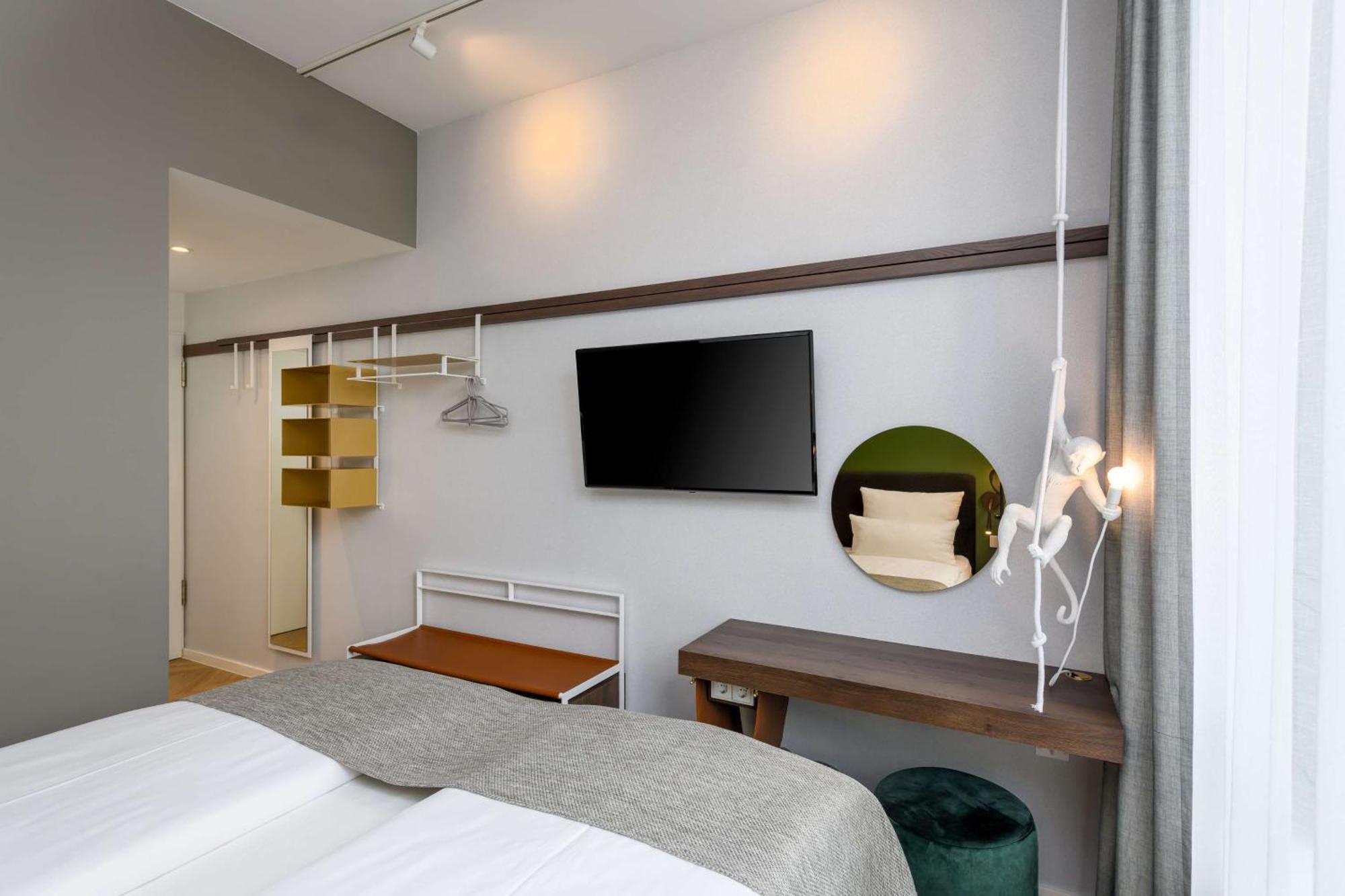 Munich Airport 3*